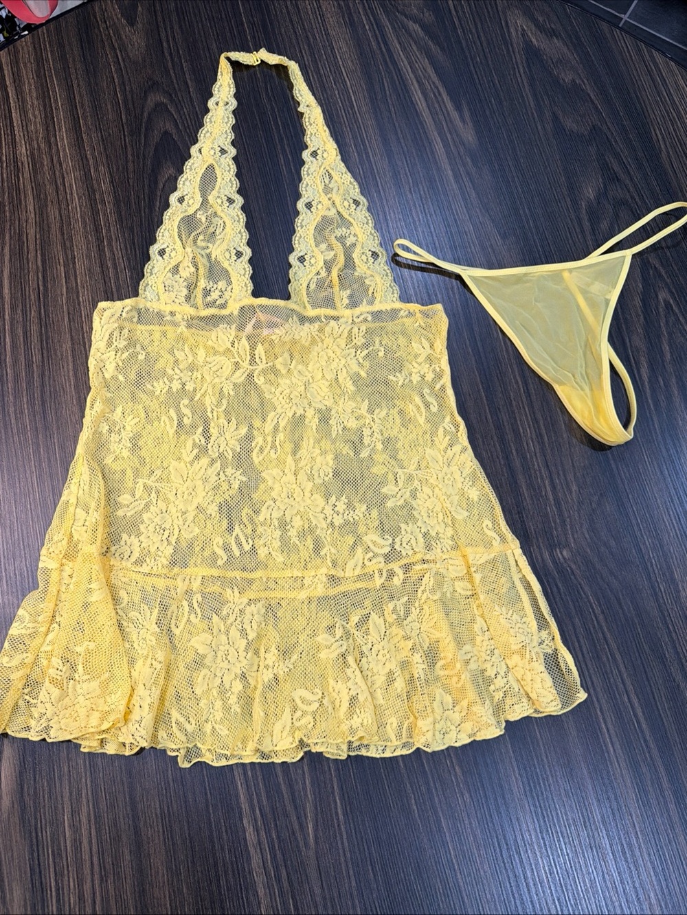 Victoria’s Secret “The Lace” 100% Nylon Yellow Floral Lace Halter Babydoll Sz L